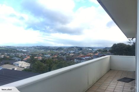 Photo of property in 2/22 Spencer Road, Pinehill, Auckland, 0632