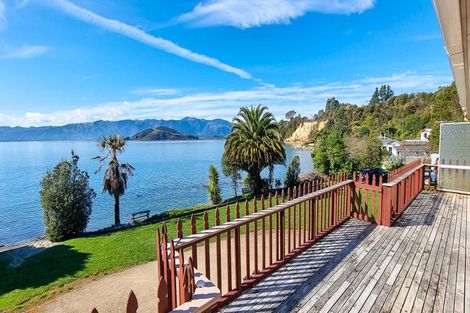 Photo of property in 218 Rangihaeata Road, Rangihaeata, Takaka, 7182