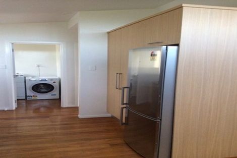 Photo of property in 9 Totaravale Drive, Totara Vale, Auckland, 0629