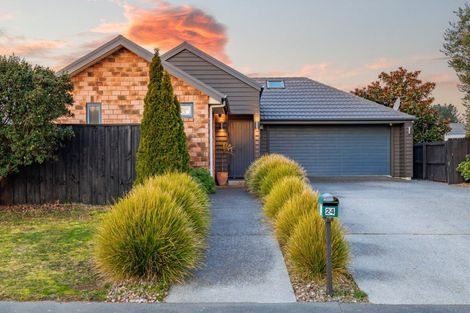 Photo of property in 24 Foresters Crescent, Parklands, Christchurch, 8083