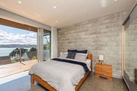 Photo of property in 314a Queens Drive, Lyall Bay, Wellington, 6022