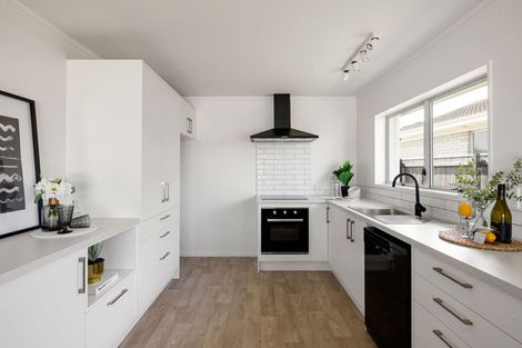 Photo of property in 1 Hilton Road, St Andrews, Hamilton, 3200