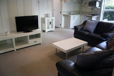 Photo of property in 1/14 Frieston Road, Milford, Auckland, 0620