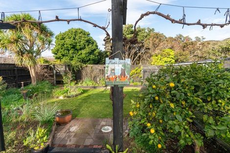 Photo of property in 108 Wellington Road, Paekakariki, 5034