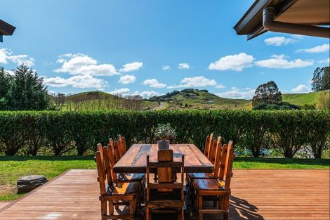 Photo of property in 90 Dalmore Way, Acacia Bay, Taupo, 3385