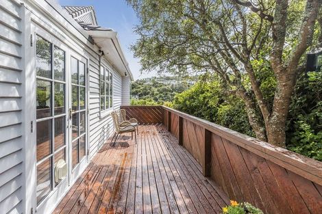 Photo of property in 55 Ranui Crescent, Khandallah, Wellington, 6035