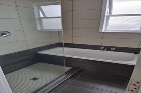 Photo of property in 7b Abel Tasman Avenue, Henderson, Auckland, 0610