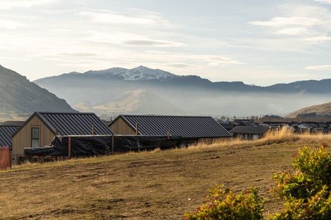 Photo of property in 42 Cunninghams Drive, Jacks Point, Queenstown, 9371