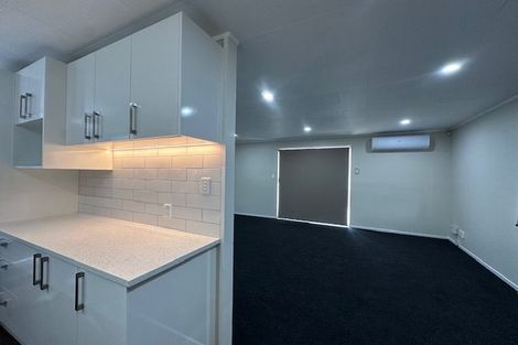 Photo of property in 2/30 Kennington Drive, Clendon Park, Auckland, 2103