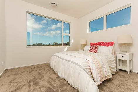 Photo of property in 14 Tauwaka Crescent, Riverhead, 0820