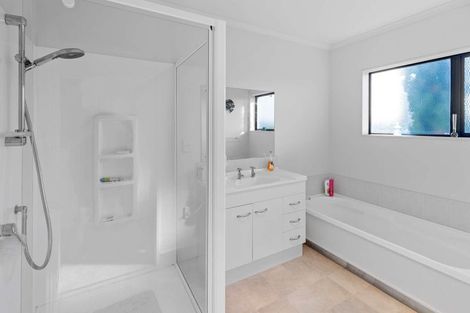 Photo of property in 11 Terry Lane, Paraparaumu Beach, Paraparaumu, 5032