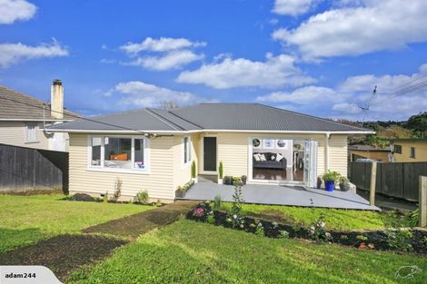 Photo of property in 42 Carlisle Road, Browns Bay, Auckland, 0630