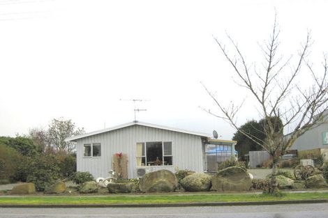 Photo of property in 122 Seaward Road, Edendale, 9825