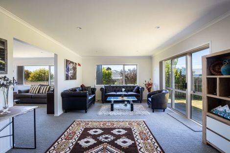 Photo of property in 74 Fernbrook Drive, Hurworth, New Plymouth, 4310