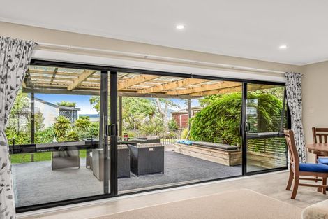 Photo of property in 9 Cooper Avenue, Holdens Bay, Rotorua, 3010