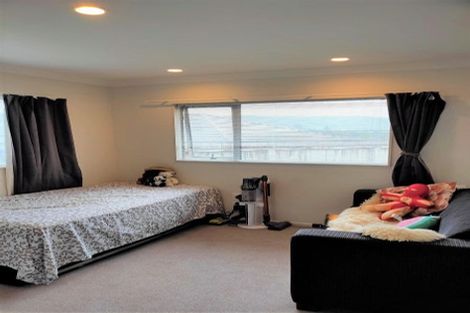 Photo of property in 39 Speldhurst Grove, Stokes Valley, Lower Hutt, 5019