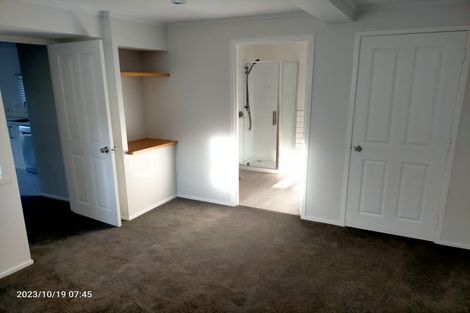 Photo of property in 22 Raymond Terrace, Northcote, Auckland, 0627