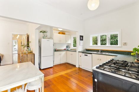 Photo of property in 159 Queens Drive, Lyall Bay, Wellington, 6022