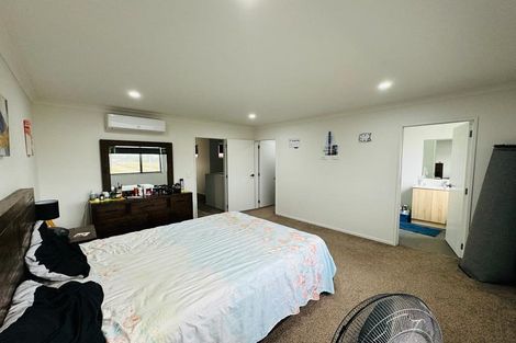 Photo of property in 5 Kairakau Street, Takanini, 2110