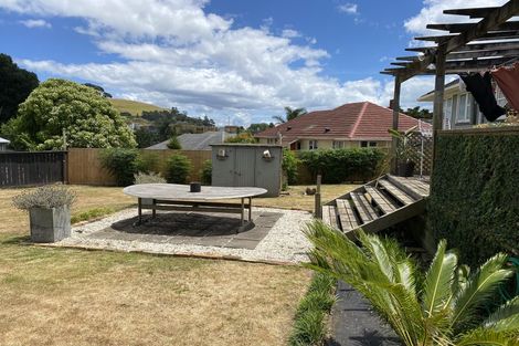 Photo of property in 5 Taratoa Street, Point England, Auckland, 1072