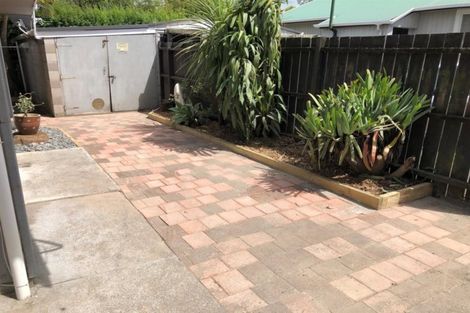 Photo of property in 2/8 Keeling Road, Henderson, Auckland, 0612