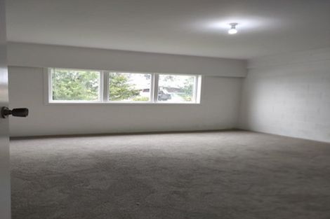 Photo of property in 80 Beechdale Crescent, Pakuranga Heights, Auckland, 2010