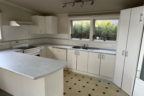 Photo of property in 24 Stanley Road, Glenfield, Auckland, 0629