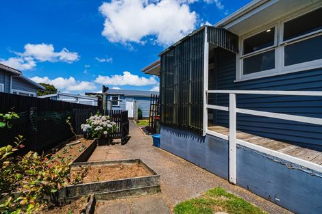 Photo of property in 65 Cloten Road, Stratford, 4332