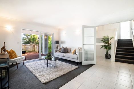 Photo of property in 11 The Close, Greenhithe, Auckland, 0632