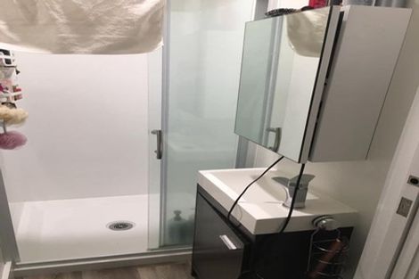 Photo of property in 87b Kelburn Parade, Kelburn, Wellington, 6012