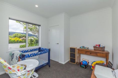 Photo of property in 33 Wakefield Road, Levin, 5571