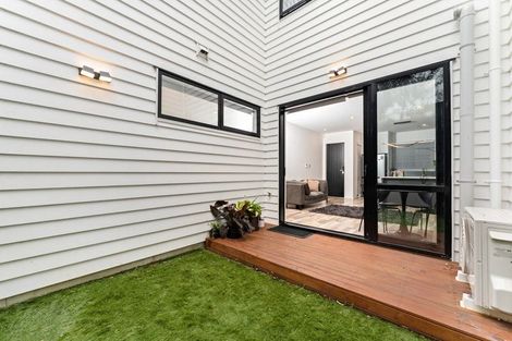 Photo of property in 5/122 Archibald Road, Kelston, Auckland, 0602