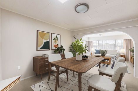 Photo of property in 2/70 Meeanee Road, Taradale, Napier, 4112