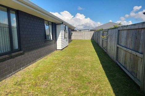 Photo of property in 12 Kahukaka Road, One Tree Point, 0118