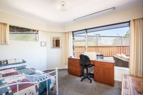 Photo of property in 19 Port View Crescent, Moturoa, New Plymouth, 4310