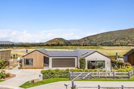 Photo of property in 9 Mcdonald Street, Wanaka, 9305