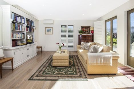 Photo of property in 30 Makora Street, Fendalton, Christchurch, 8041