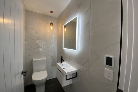 Photo of property in 72 Howden Drive, Jacks Point, 9371