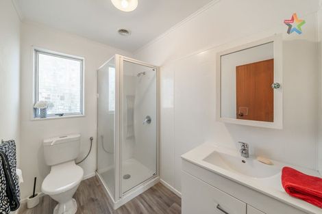 Photo of property in 6d Flock Grove, Fairfield, Lower Hutt, 5011