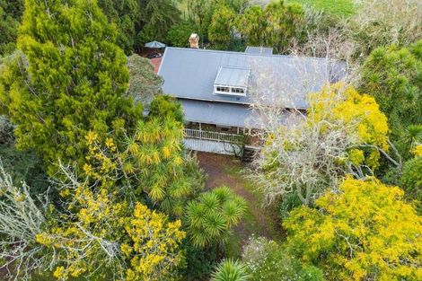 Photo of property in 130 Boord Crescent, Kumeu, 0891