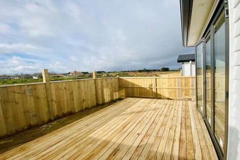 Photo of property in 14b Woven Place, Karaka, Papakura, 2113