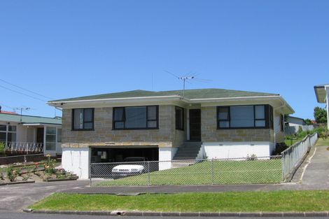 Photo of property in 6 Dundee Place, Blockhouse Bay, Auckland, 0600