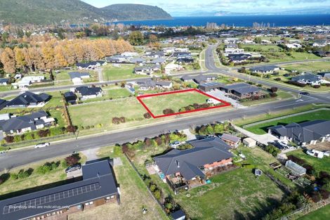 Photo of property in 4 Lancewood Way, Kinloch, Taupo, 3377
