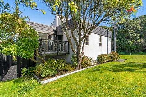 Photo of property in 2 Stanhope Grove, Korokoro, Lower Hutt, 5012