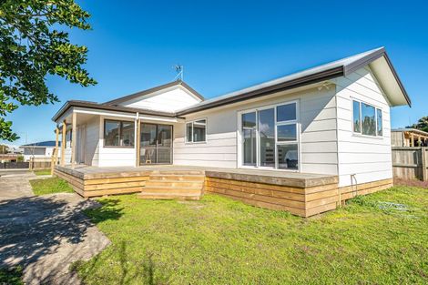 Photo of property in 4 Kupe Place, Castlecliff, Whanganui, 4501
