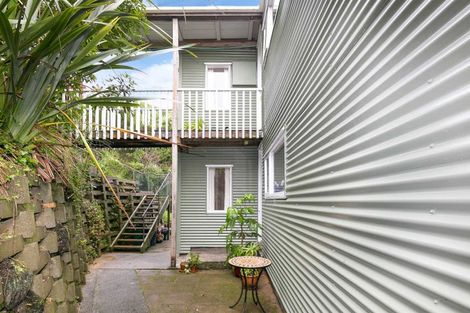 Photo of property in 1/22 Edgeware Road, Wilton, Wellington, 6012