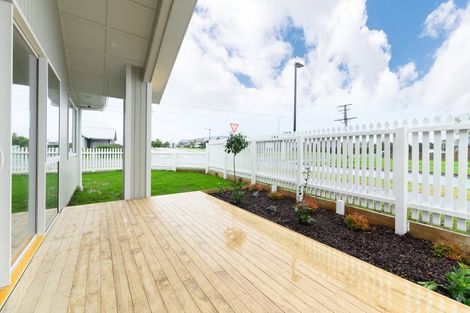 Photo of property in 112 Matua Road, Huapai, Kumeu, 0810