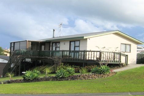 Photo of property in 33 Tamatea Drive, Snells Beach, 0920