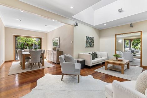 Photo of property in 557 Beach Road, Murrays Bay, Auckland, 0630