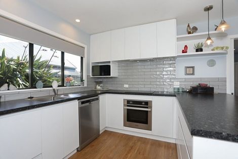 Photo of property in 4 Ursula Drive, Feilding, 4702